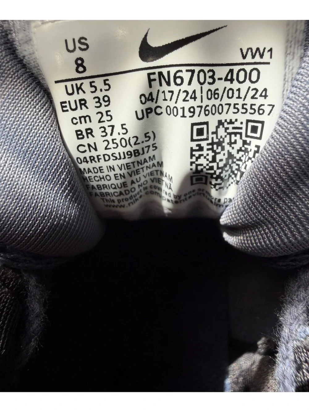 Nike v2k run womens sneakers size 8 nwot